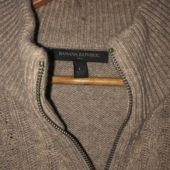 Men’s Banana Republic Full Zip Cable Knit Sweater - Picture 2 of 2